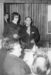 En conférence au Palais du Trocadéro. Animation avec Europe 1 (1978)